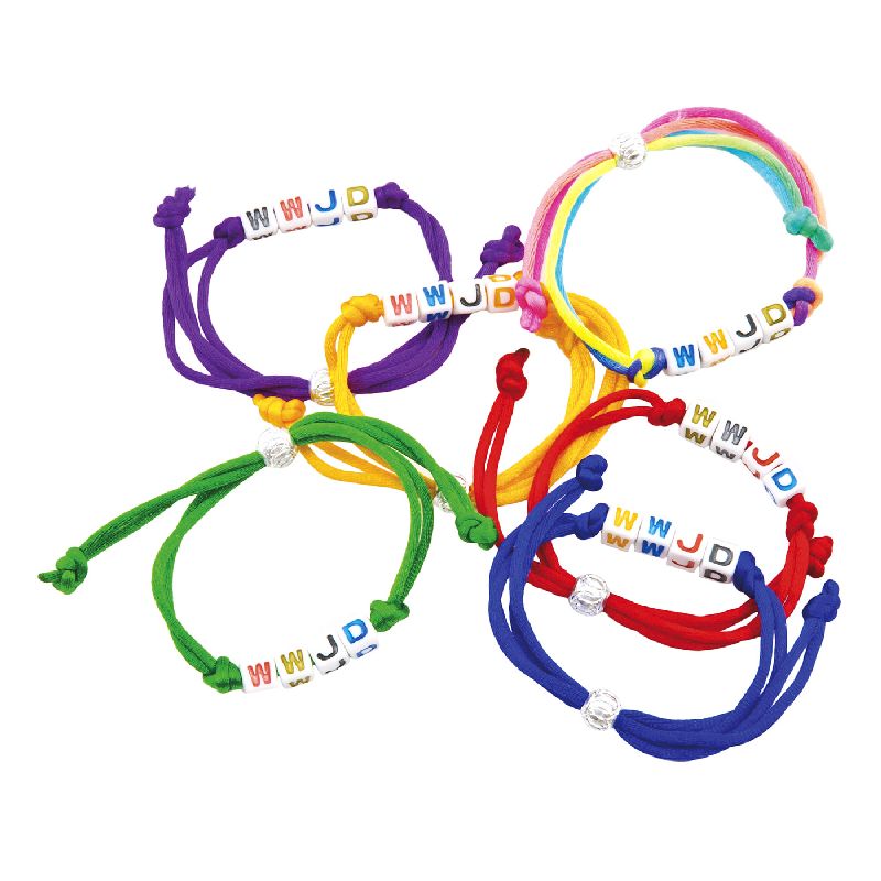 Armband mit Würfelbuchstaben WWJD