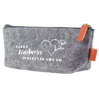 Filz-Etui carry kindness wherever you go